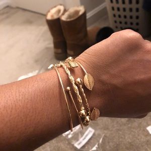 Bracelet - sold separately.each is 6$